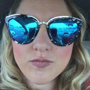 Meet your Posher, Krystel